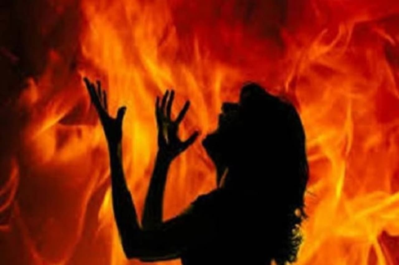 Pilibhit Crime News: दुष्कर्म के बाद दलित युवती को जिंदा जलाया, मौत से लड़ते हुए 12 दिन बाद लखनऊ में दम तोड़ा