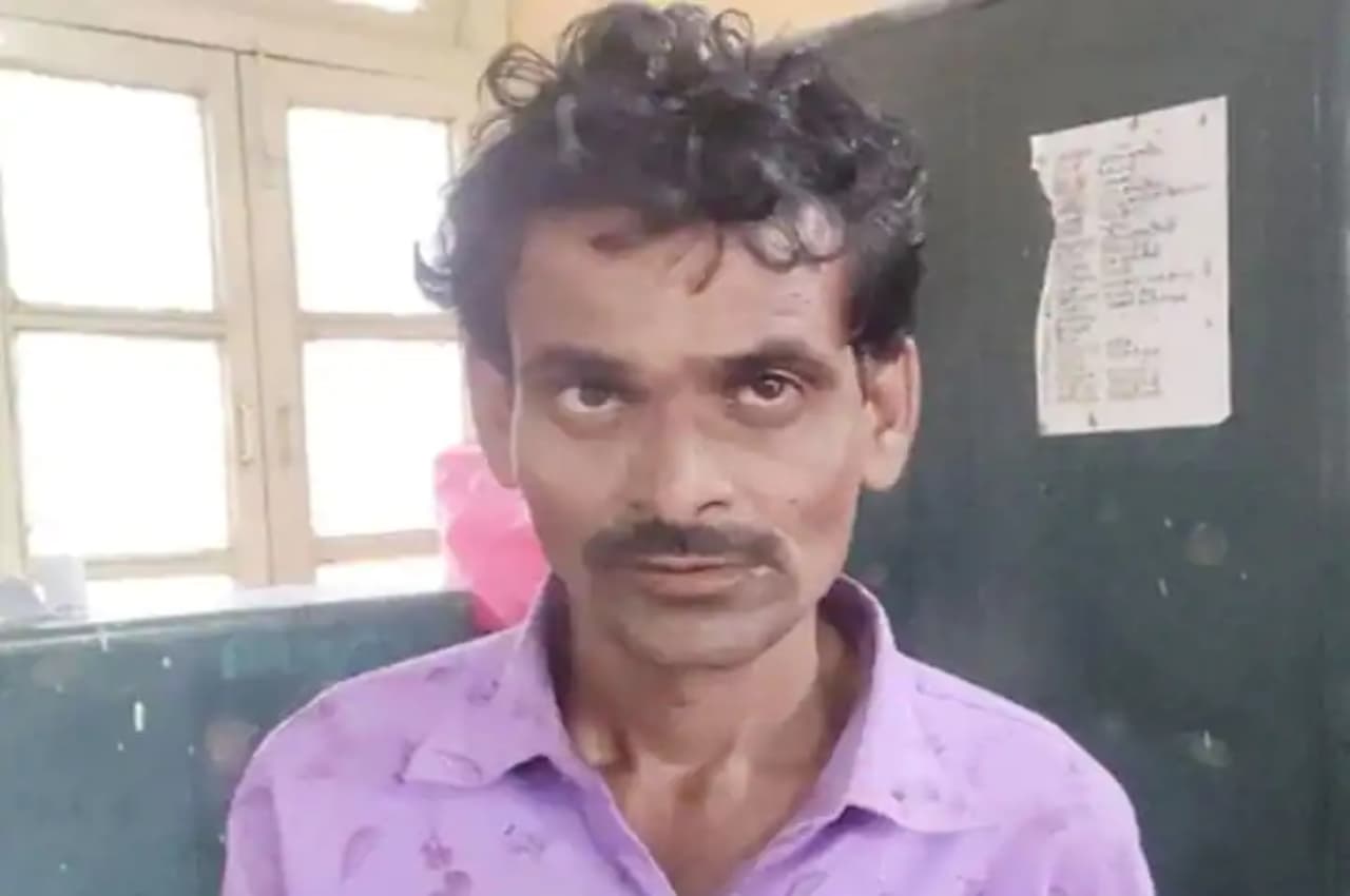 Prayagraj: चिल्लर मांग गुजारा करता था स्वीपर, मौत के बाद खाते में मिले ₹70 लाख, सामने आई चौंकाने वाली सच्चाई