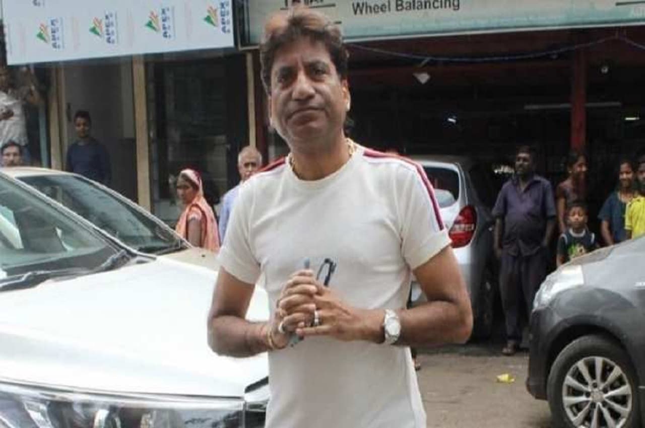 Raju Srivastava Car Collection: कॉमेडी किंग के पास थी ये तीन कारें, सबसे अधिक रहते थे इनोवा में सवार!