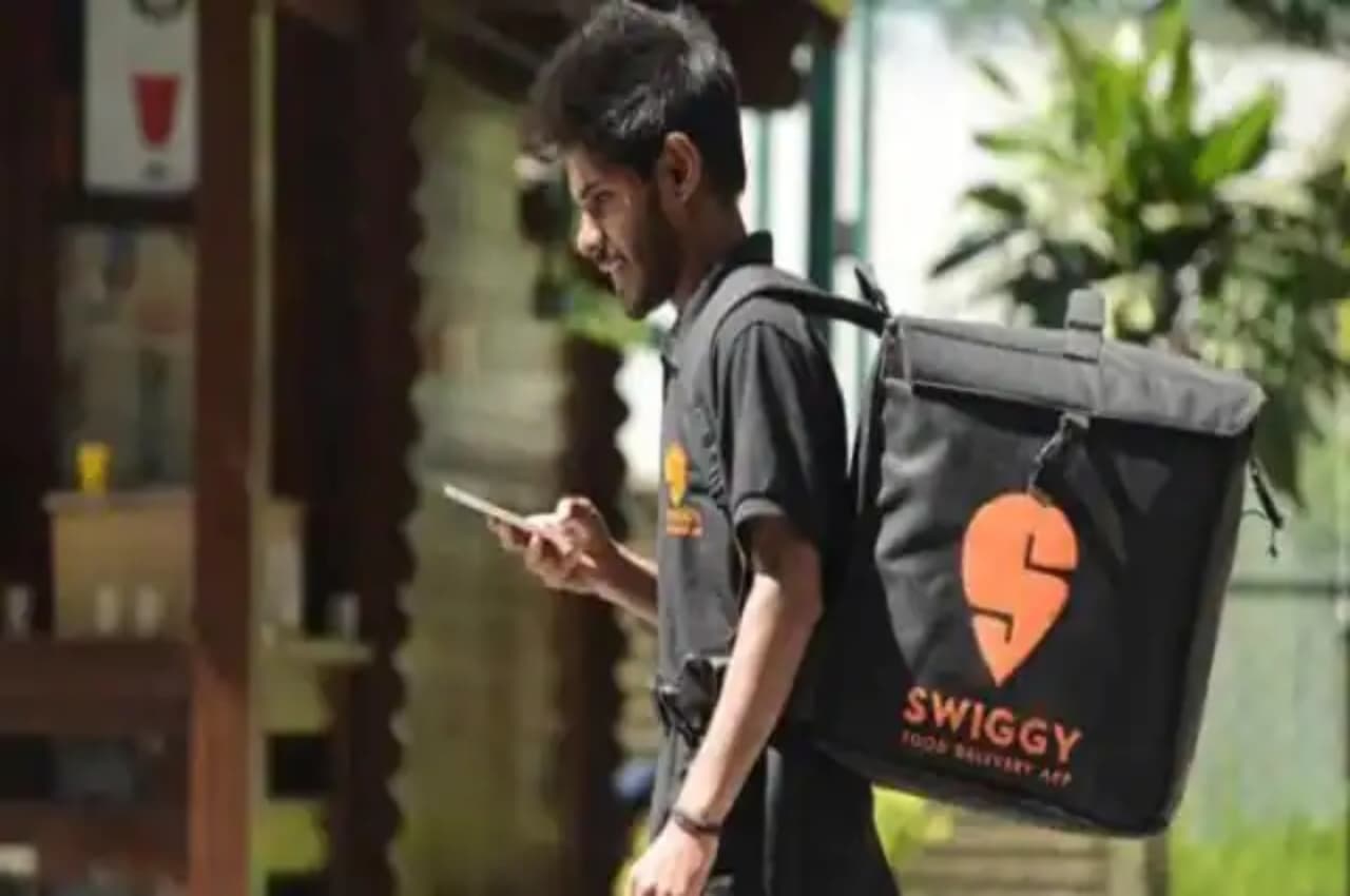 Swiggy को शख्स ने खाना ऑर्डर करने के बाद कर दिया ऐसा मैसेज, जिसे देख हो जाएंगे हैरान