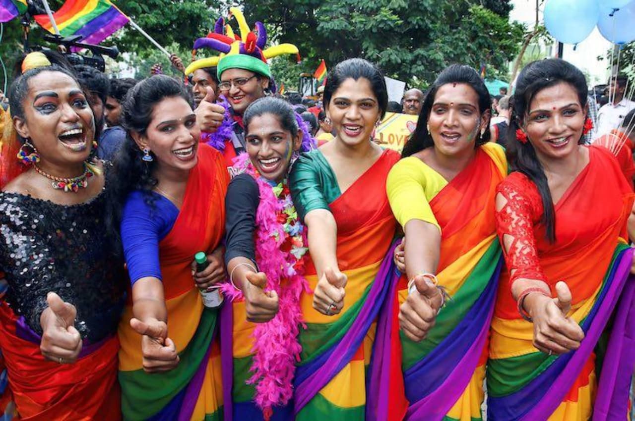 पहली बार गाजियाबाद के 19 ट्रांसजेंडरों को मिलीं सरकारी ID, जानें सरकार की क्या है योजना