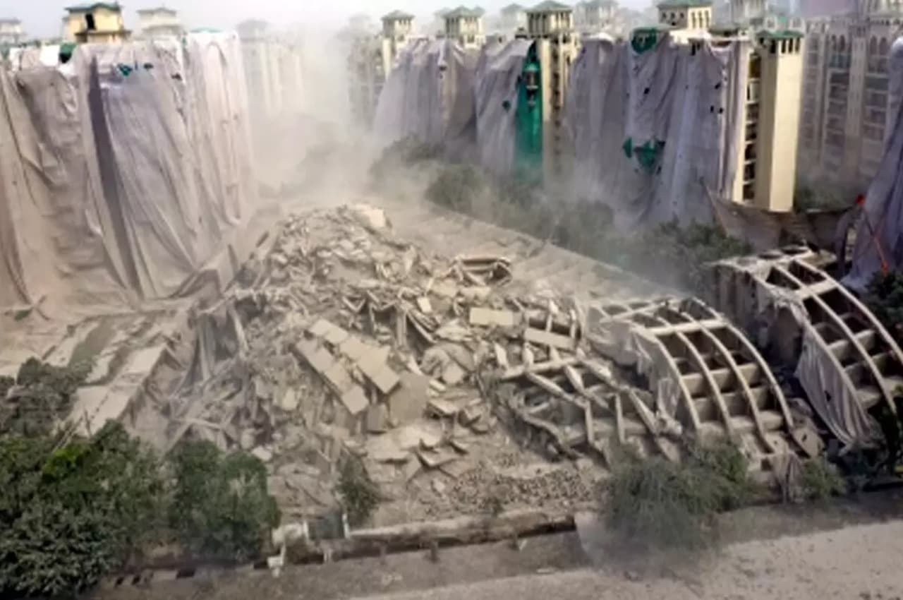 Twin Tower Site: अब मंदिर बनेगा या फिर से खड़े होंगे नए घर, जानें क्यों गहरा रहा है विवाद