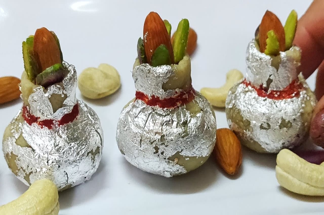 Diwali 2022 Special: दिवाली पर मेहमानों को खिलाएं घर पर बनी आकर्षक काजू कलश मिठाई, ये रही विधि