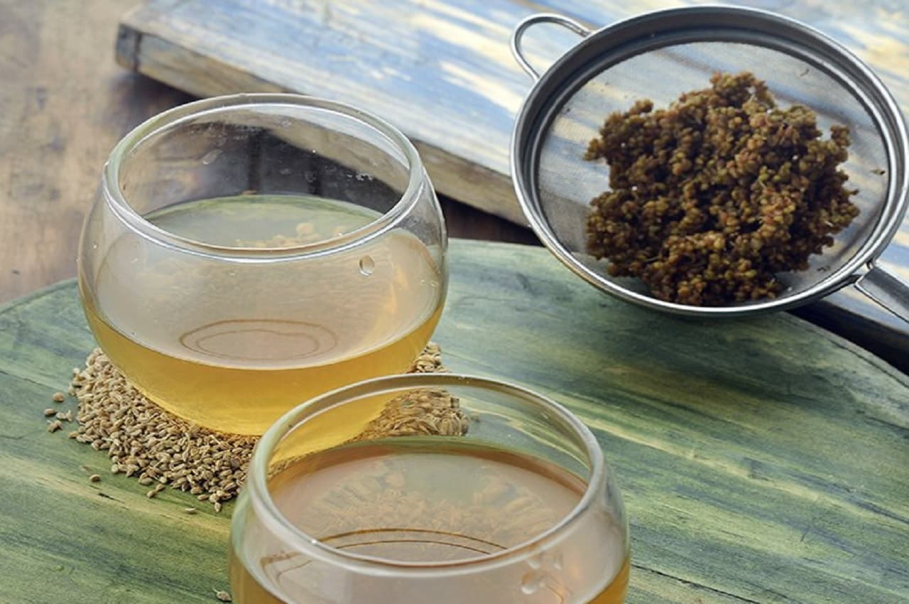 Ajwain Water Benefits: सर्दियों में रोजाना खाली पेट पीएं अजवाइन का पानी, ये 5 रोग तुरंत शरीर छोड़ देंगे