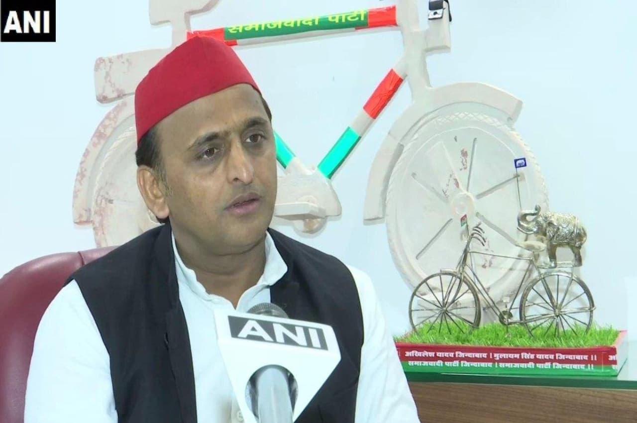 UP News: आजम खान की विधायकी जाने पर अखिलेश यादव का बड़ा बयान, तो जयाप्रदा ने खुनाई खरी-खरी