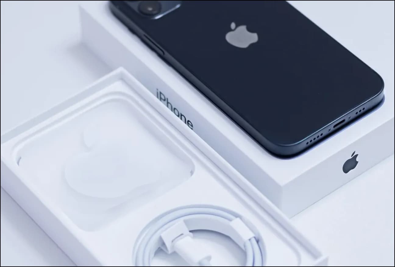 Apple के लिए बड़ी मुसीबतें! डिब्बे में चार्जर ना देने के कारण लगा 150 करोड़ का जुर्माना, अब यहां कंपनी देगी चार्जर