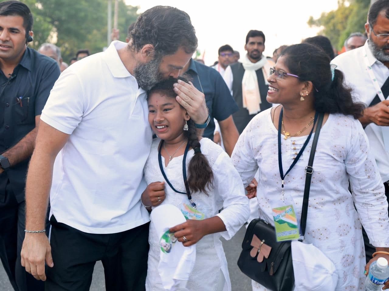 Bharat Jodo Yatra: कांग्रेस भारत जोड़ो यात्रा का आज 46वां दिन, तेलंगाना में दाखिल हुए राहुल गांधी, जानें कहां मनाएंगे दिवाली