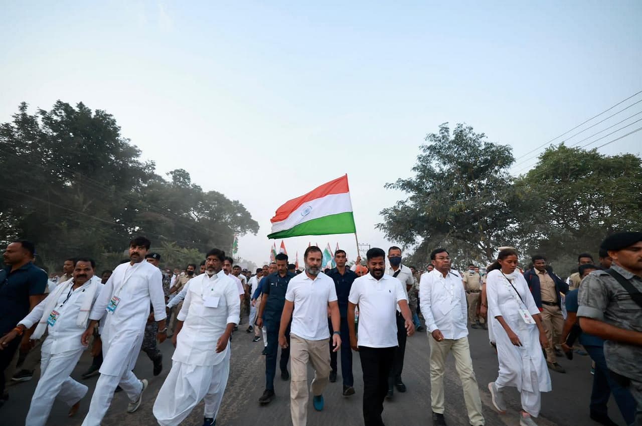 Bharat Jodo Yatra: कांग्रेस भारत जोड़ो यात्रा का आज 54वां दिन, राहुल गांधी ने तेलंगाना के शादनगर से शुरू की पदयात्रा