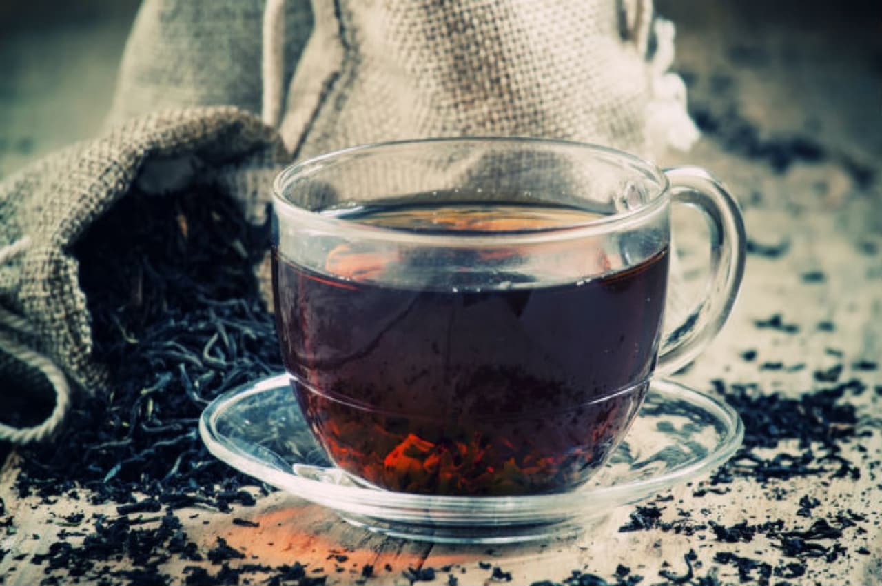 Black Tea Health Benefits: बदलते मौसम में टॉनिक की तरह काम करती है ब्लैक-टी, इस विधि से करें सेवन
