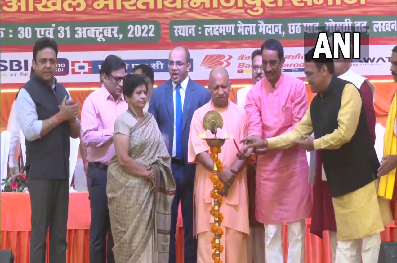 छठ पूजा 2022: सीएम योगी पहुंचे लखनऊ के गोमती घाट, कहा- छठ पूजा एकजुटता और स्वच्छता का प्रतीक
