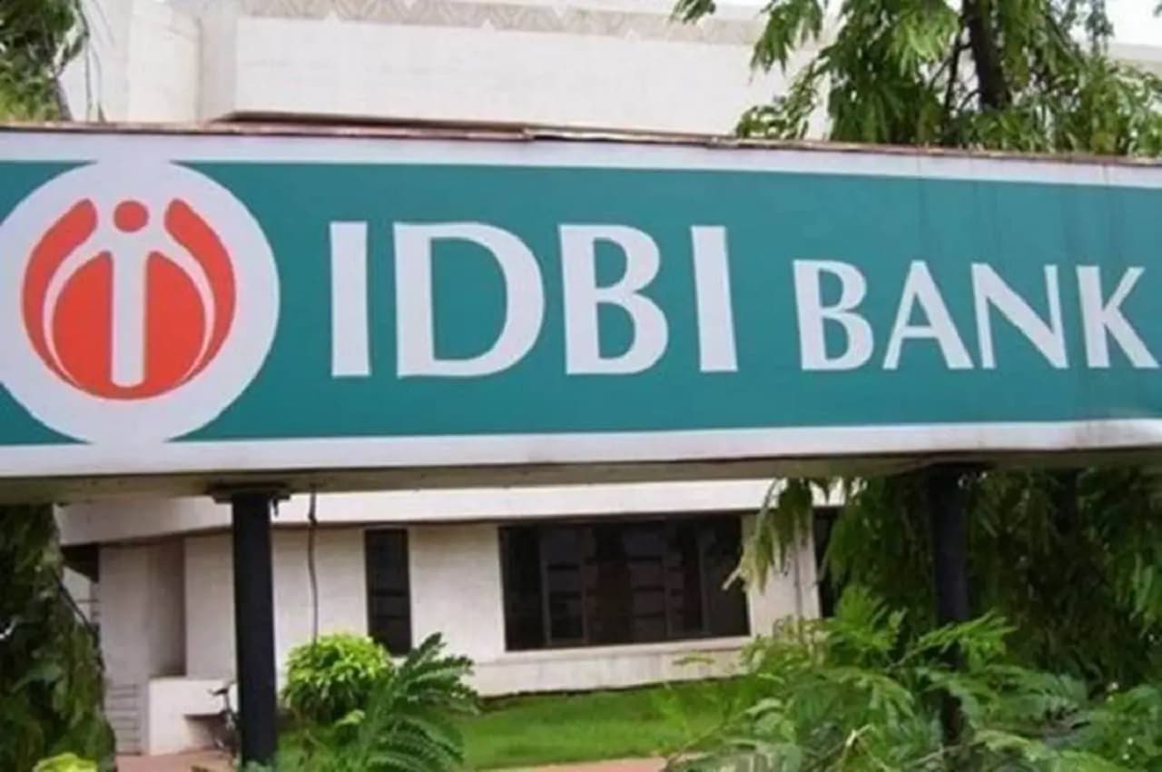 IDBI बैंक में LIC और केंद्र सरकार अपनी 60.72% हिस्सेदारी बेचेगी, जानें- इस बड़े कदम के बाद क्या होगी स्थिति