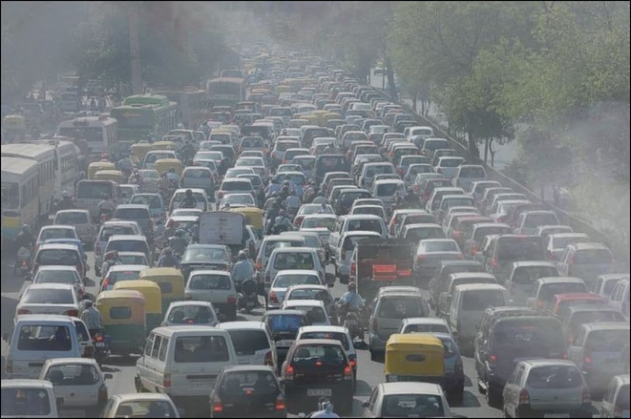 Delhi Vehicle Junk Policy: अलर्ट! दिल्ली में ना चलाएं ऐसी कार, सरकार तुरंत कर लेगी जब्त