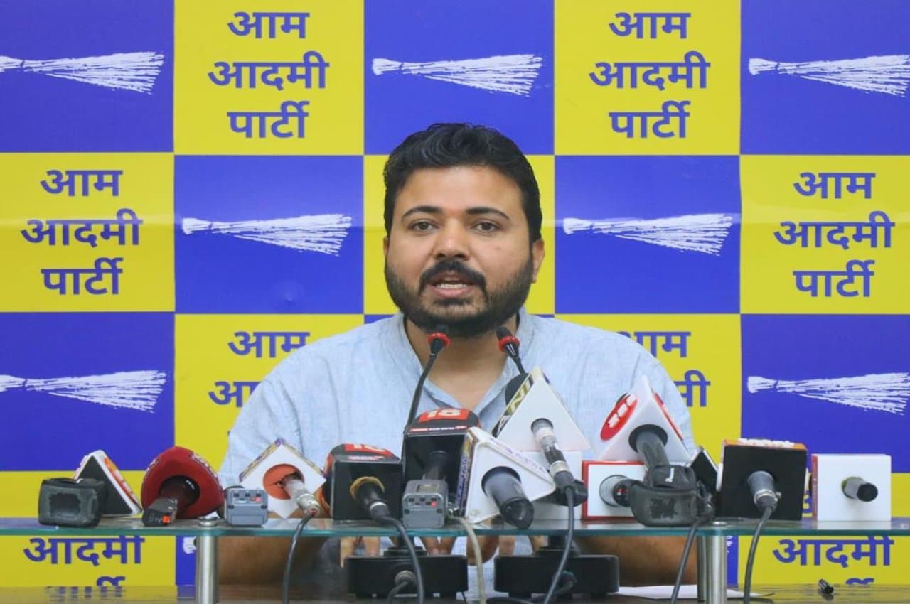 भाजपा ने अपने पार्षदों को भ्रष्ट बताकर एमसीडी चुनाव में सबके टिकट काटने का लिया फैसला- दुर्गेश पाठक
