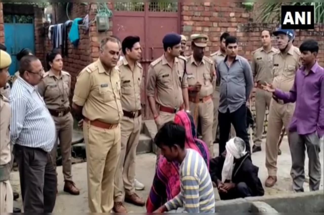 Firozabad News: प्रेमिका की हत्या कर शव को प्रेमी ने घर के आंगन दफनाया, दो साल बाद कंकाल के साथ खुला राज, देखें Video