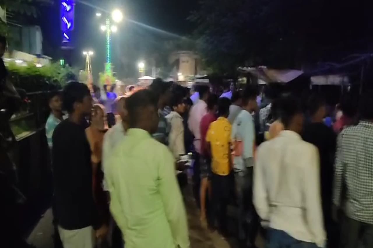 दर्दनाक हादसा: रेत से भरी हाइवा ने मारी मोटरसाइकिल को टक्कर, मौके पर युवक की मौत