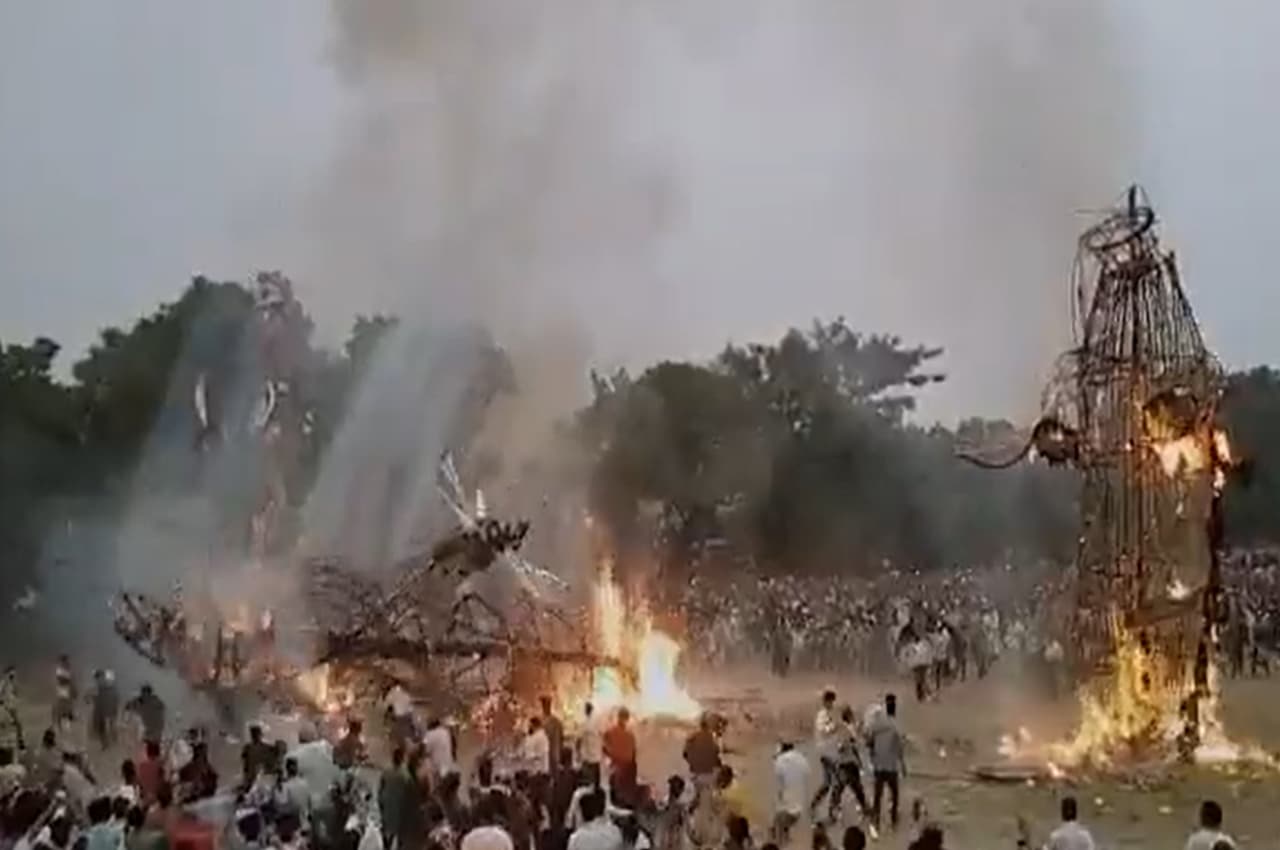 Ravan Dahan 2022 Live Update: हरियाणा में भीड़ पर गिरा रावण का जलता पुतला, कई गंभीर, टीमें राहत कार्य में जुटीं