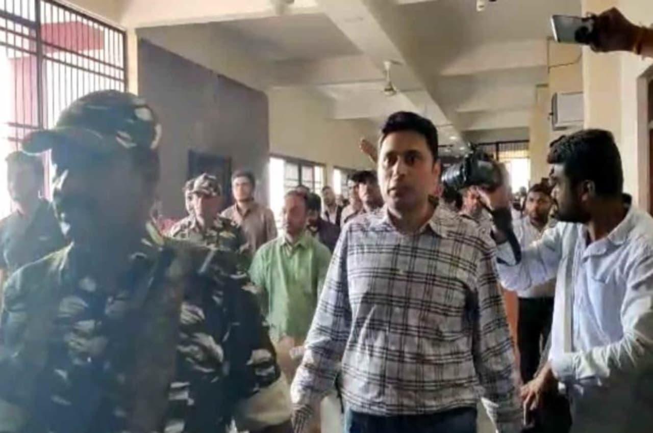 छत्तीसगढ़ में IAS समीर विश्नोई सहित तीन आरोपी गिरफ्तार, विशेष अदालत ने सुनाया ये फैसला