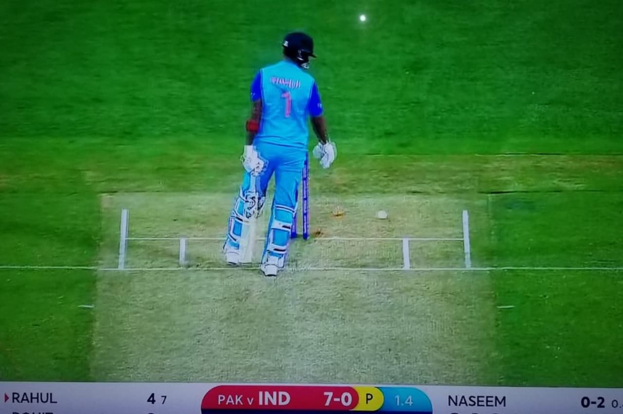 IND vs PAK: रोहित-राहुल ने फिर किया निराश, पाकिस्तान के गेंदबाज मेलबर्न में उगल रहे हैं आग