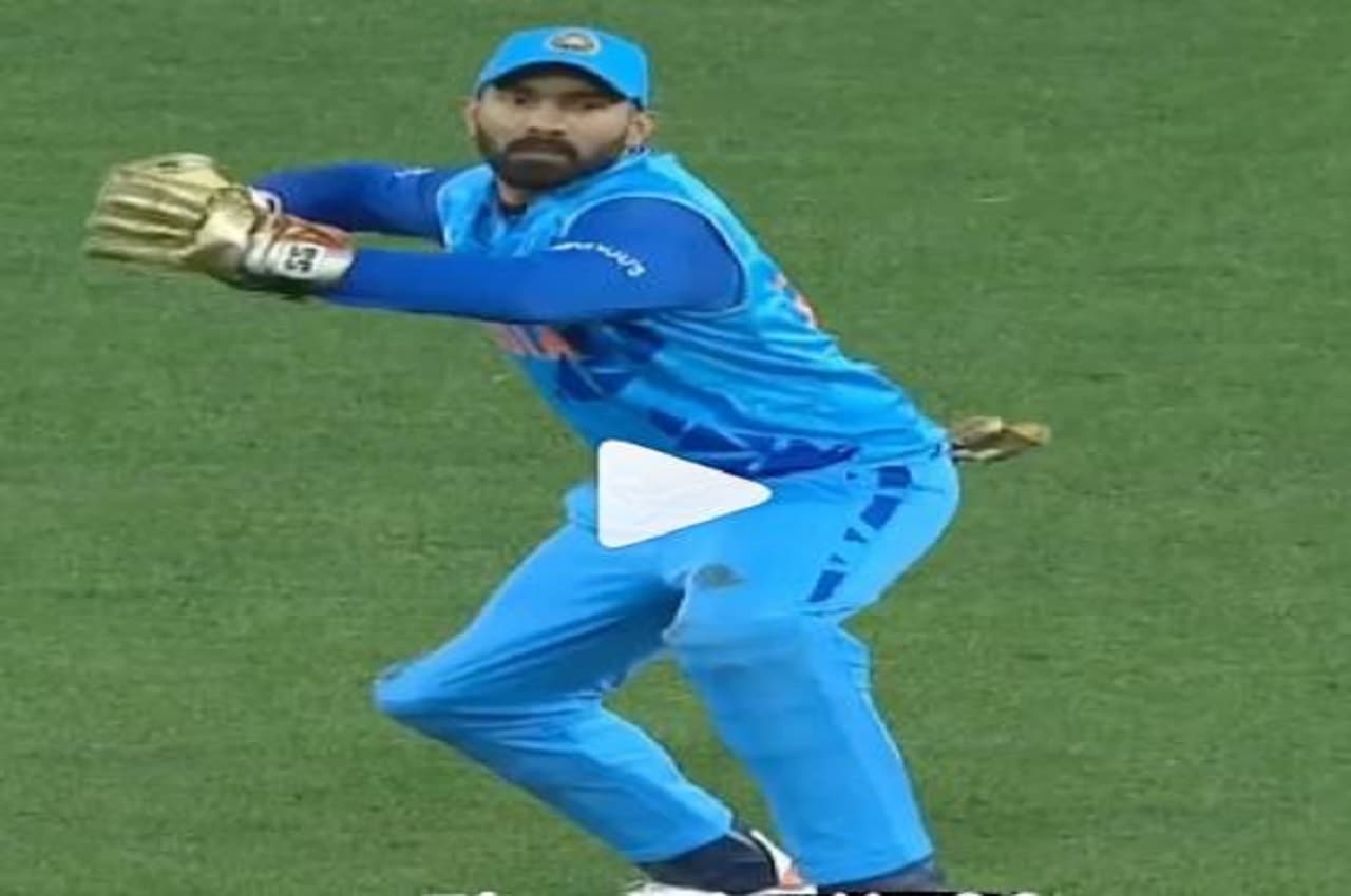 IND vs PAK: किस्मत हो तो ऐसी! एक ही गेंद पर दो बार आउट होने से बचा पाकिस्तानी बल्लेबाज, देखें Video