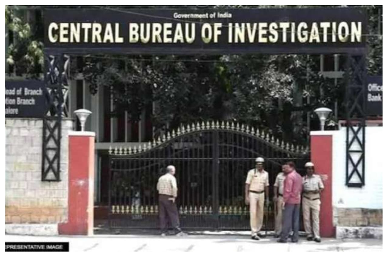JEE Mains 2021 का मुख्य हैकर दिल्ली एयरपोर्ट से पकड़ा, पूछताछ में हो सकते हैं बड़े खुलासे