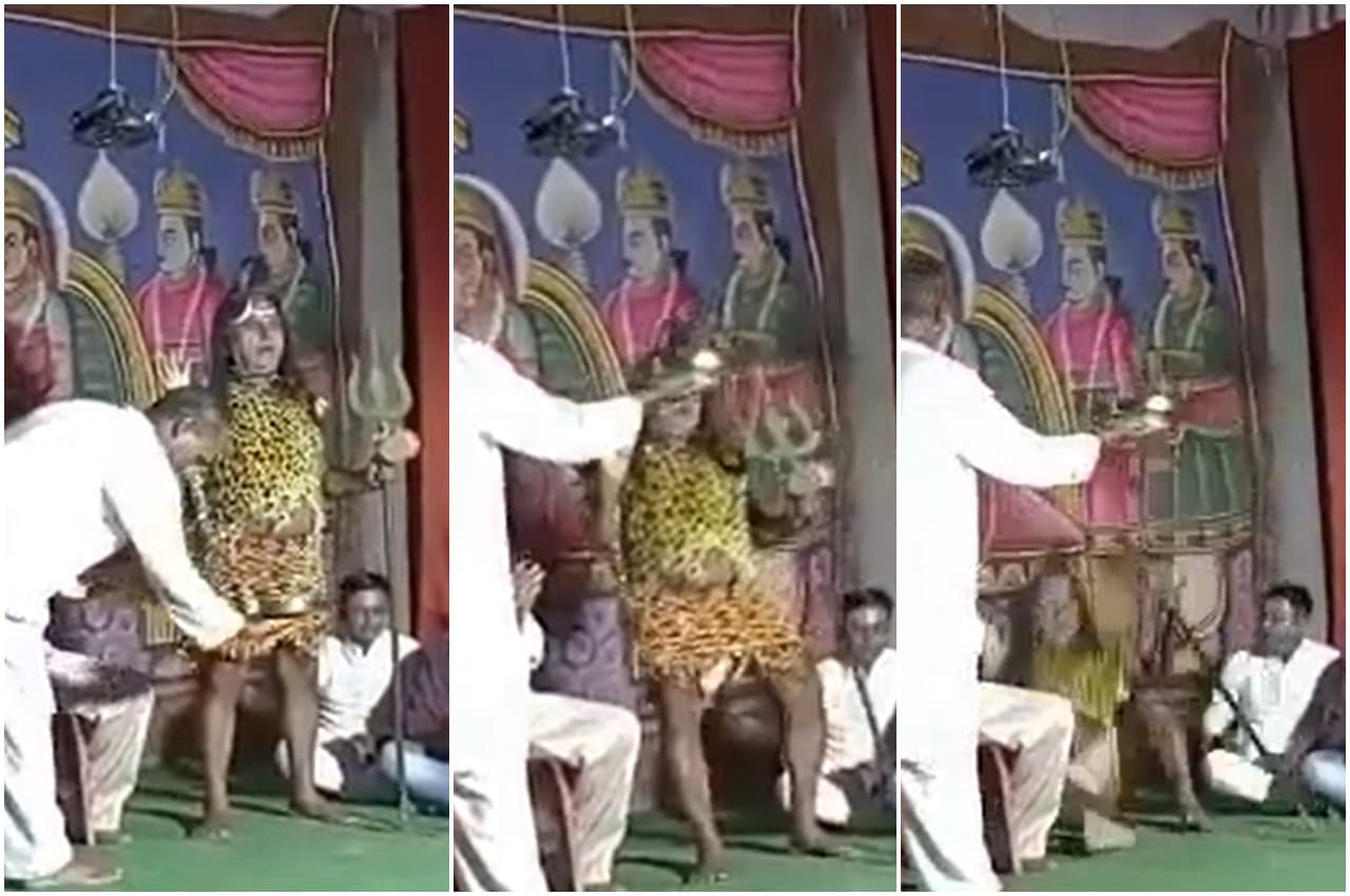 Viral Video: रामलीला के मंच पर आरती उतार रहे थे भक्त, तभी 'शिवजी' को आया हार्टअटैक