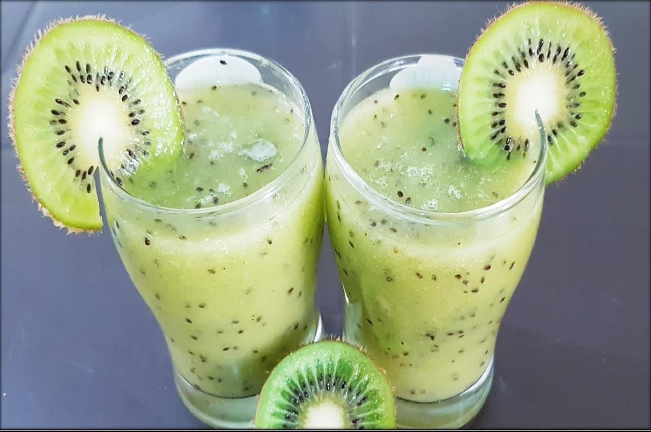 Kiwi Juice Health Benefits: हार्ट और डाइजेशन को हेल्दी बनाए रखने के लिए रोजाना पीएं 1 गिलास कीवी जूस