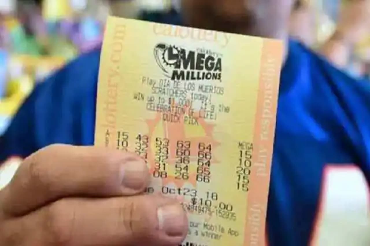 Lottery News: परिवार के 3 सदस्यों ने एक ही समय पर जीती BUMPER लॉटरी, किस्मत ने यूं खेला खेल