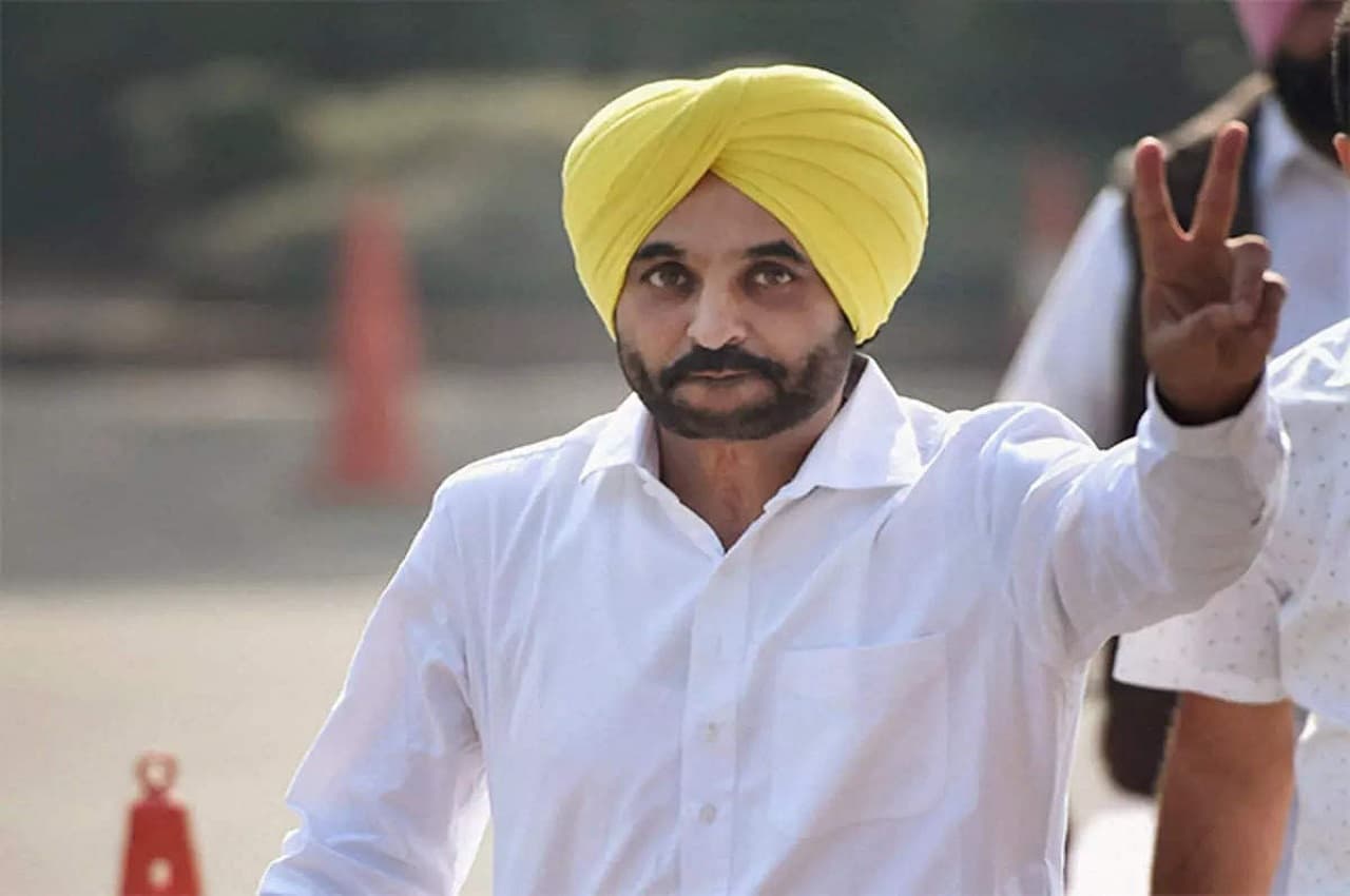 Punjab Big Gift: पंजाब के सरकारी कर्मचारियों की दीवाली से पहले बल्ले-बल्ले, DA बढ़ा, पुरानी पेंशन योजना को भी मंजूरी