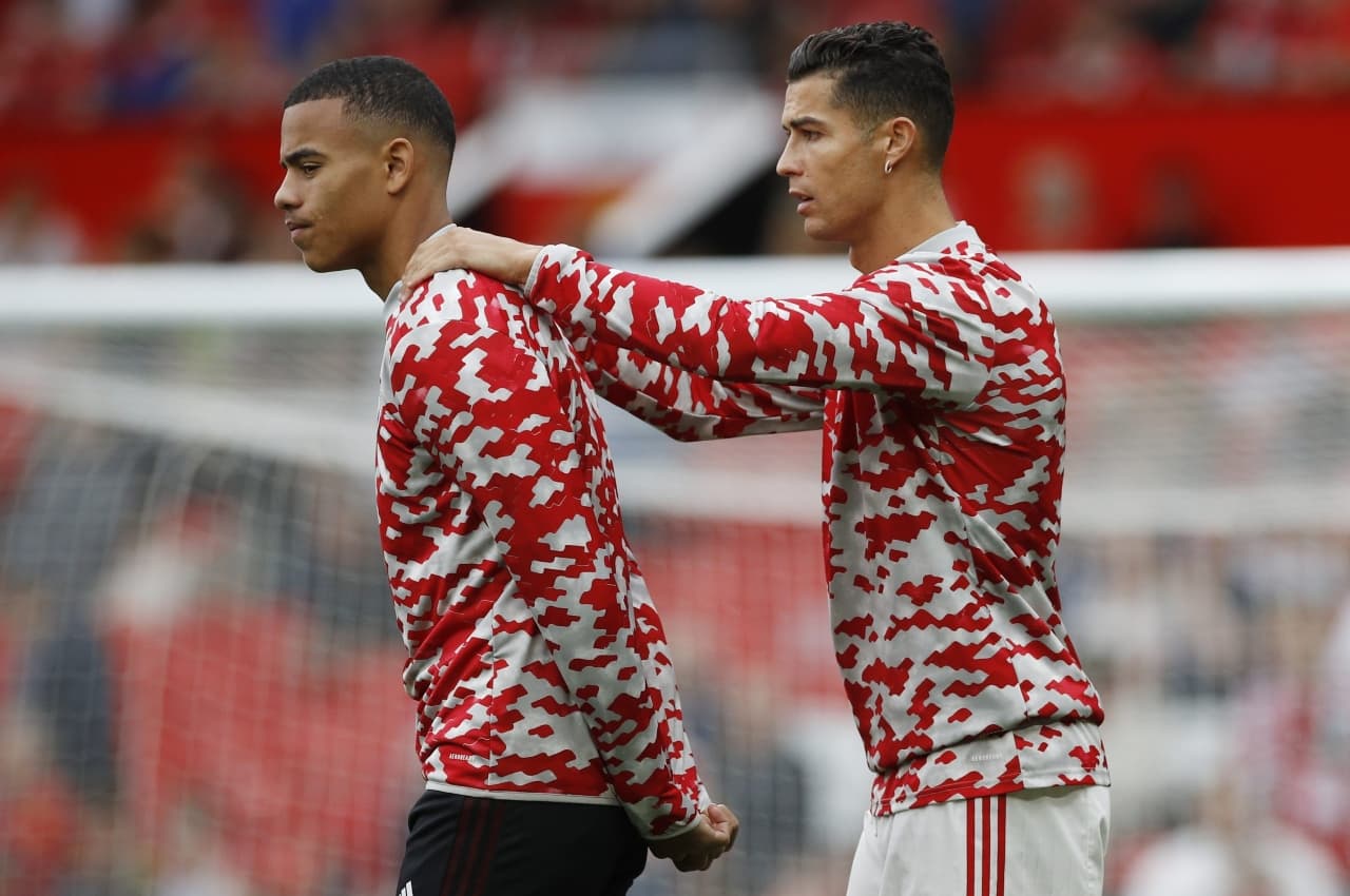 Manchester United के स्टार फुटबॉलर को पुलिस ने किया अरेस्ट, बलात्कार और धमकी देने का आरोप