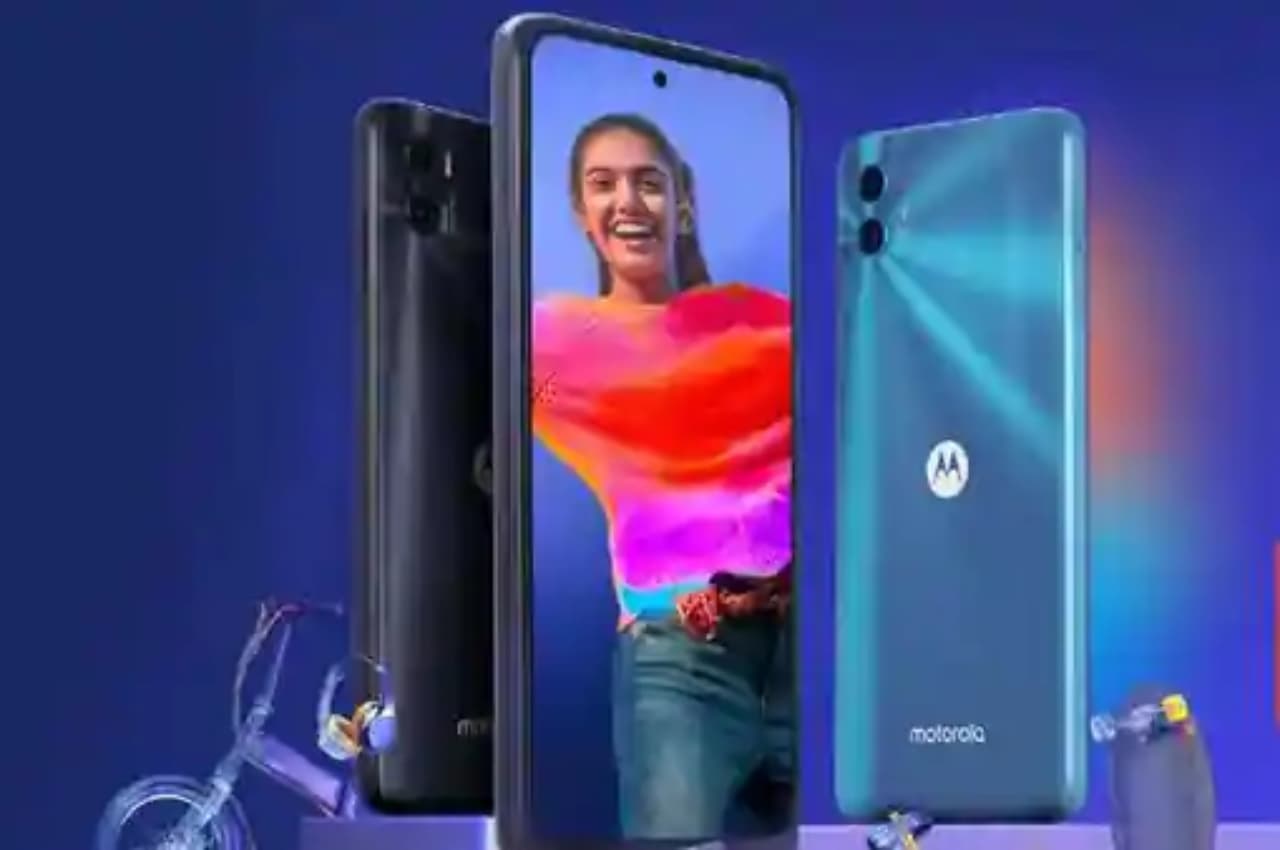 Motorola लाया तगड़ी बैटरी का सस्ता और धांसू स्मार्टफोन, कीमत 11 हजार रुपये से भी कम