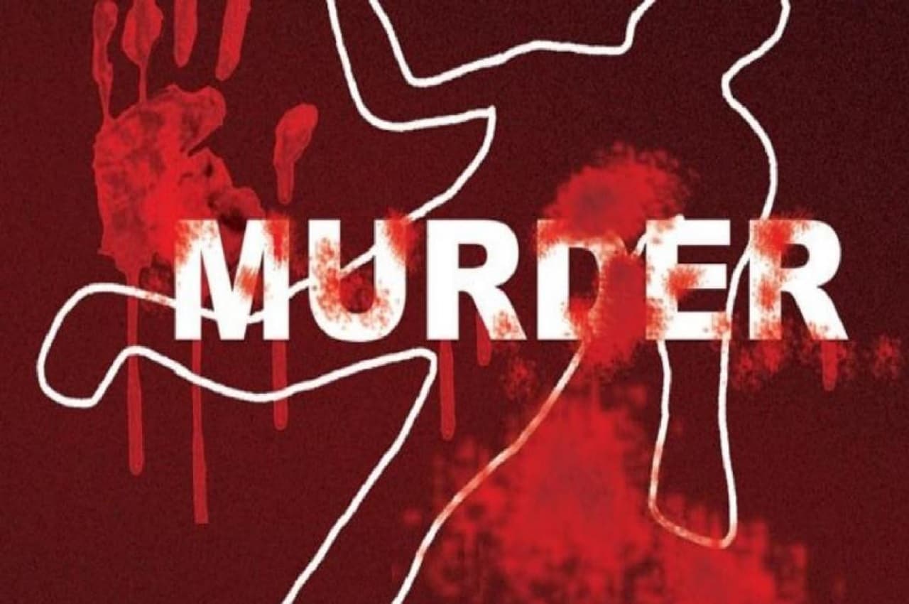 आजमगढ़ में खूनी संघर्ष; एक को कुल्हाड़ी से काट डाला, तो दूसरे को गोलियों से भूना, दोनों हत्याओं में रिश्तेदार आरोपी