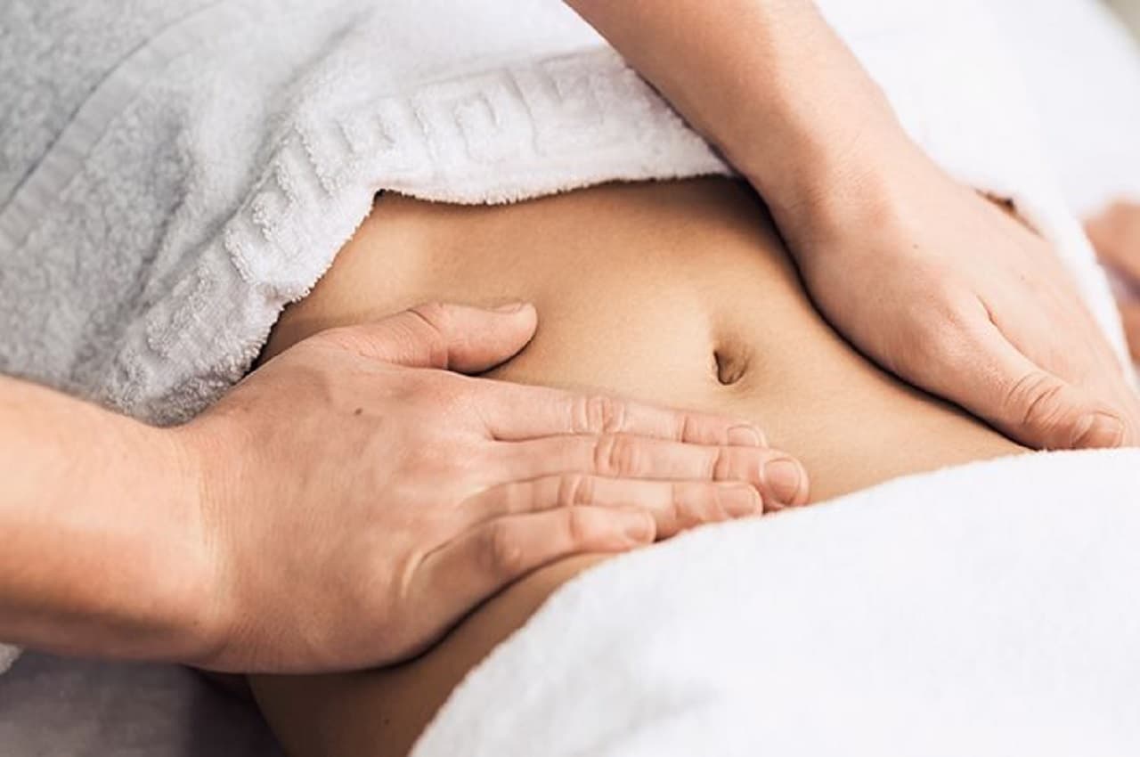 Navel Displacement Symptoms: हमेशा पेट में दर्द रहता है? नाभि खिसकने की समस्या तो नहीं! इन लक्षणों से लगाएं पता