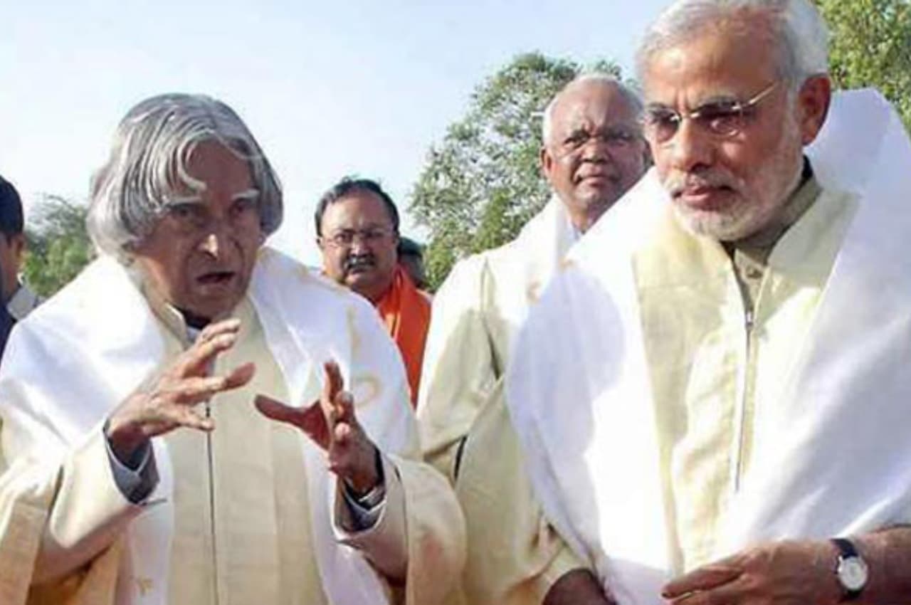 पूर्व राष्ट्रपति डॉ. एपीजे अब्दुल कलाम की जयंती पर PM मोदी ने दी श्रद्धांजलि