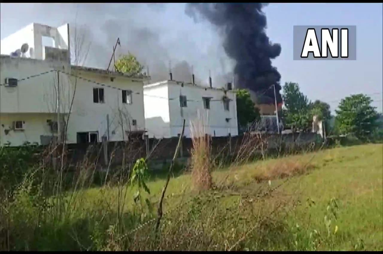अंकिता भंडारी हत्याकांड के आरोपी पुलकित आर्य की आंवला फैक्ट्री में आग, Video को वायरल कर लोगों ने जताई ये आशंका