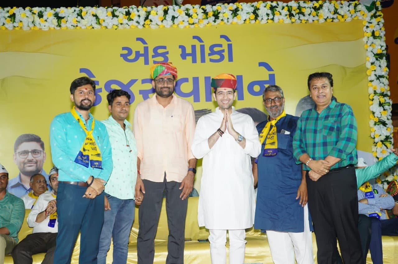'आप' गुजरात के सह -प्रभारी राघव चड्ढा ने सूरत में निकाला भव्य रोड शो, कहा- प्रदेश में बनेगी हमारी सरकार