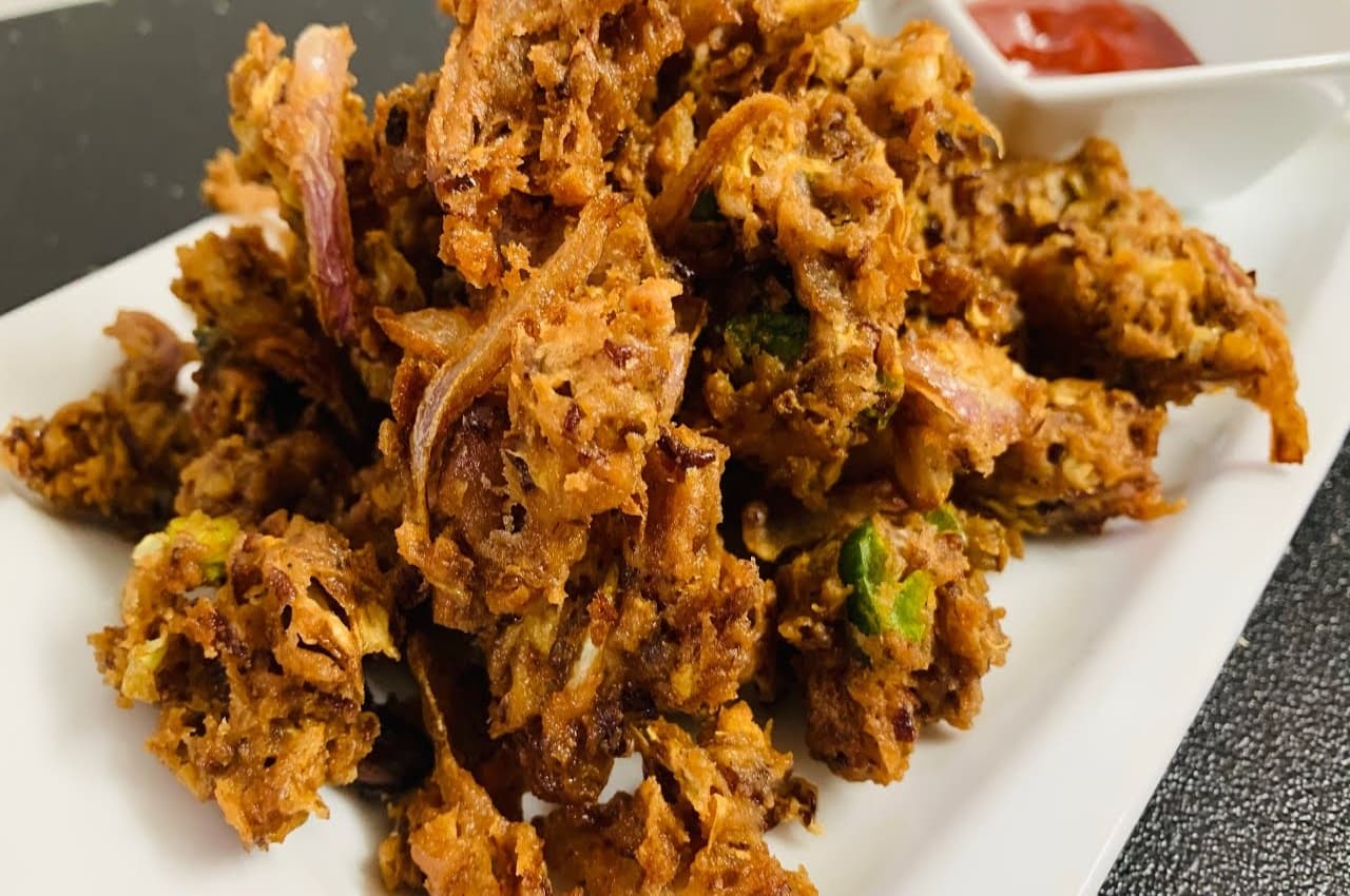 Utsav Snack Recipe: खाने में बेहद मजेदार लगते हैं क्रंची राजमा के पकौड़े, ये रही चटपटी रेसिपी