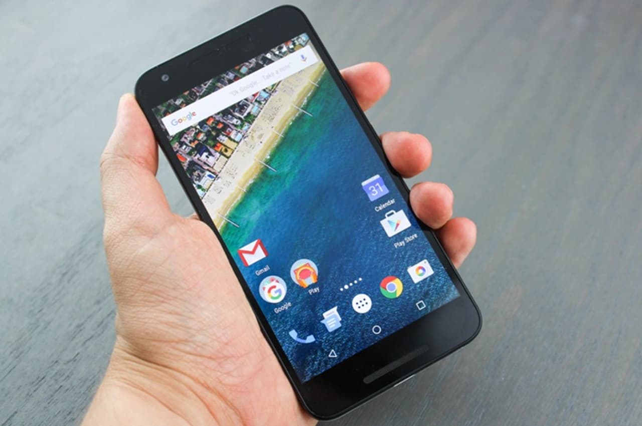 Smartphone Tips and Tricks: आपके फोन में छिपे हैं कई बेहतरीन फीचर्स, जानकर चलाने में आएगा दुगना मजा