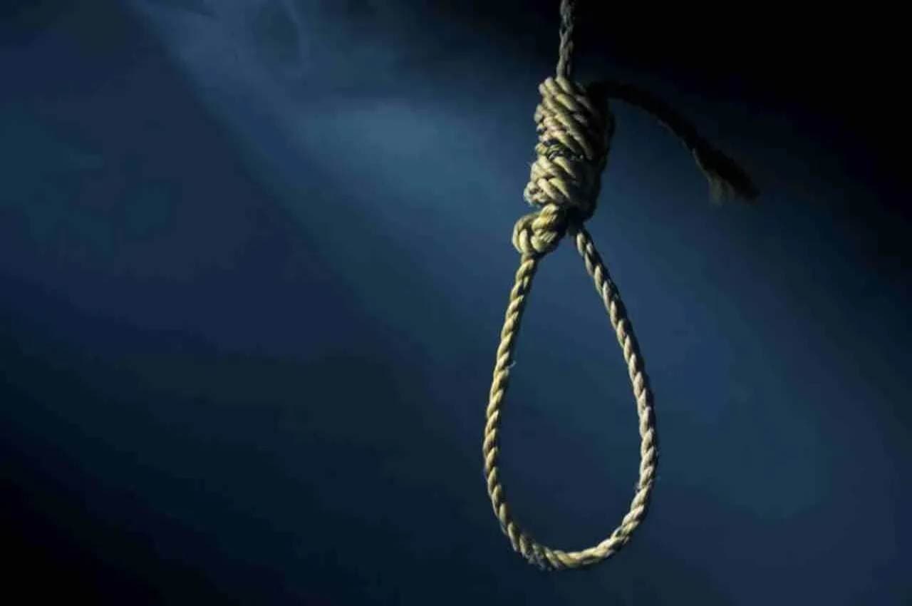 MP News: पेड़ से लटका मिला प्रेमी जोड़े का शव, तीन दिन से थे लापता