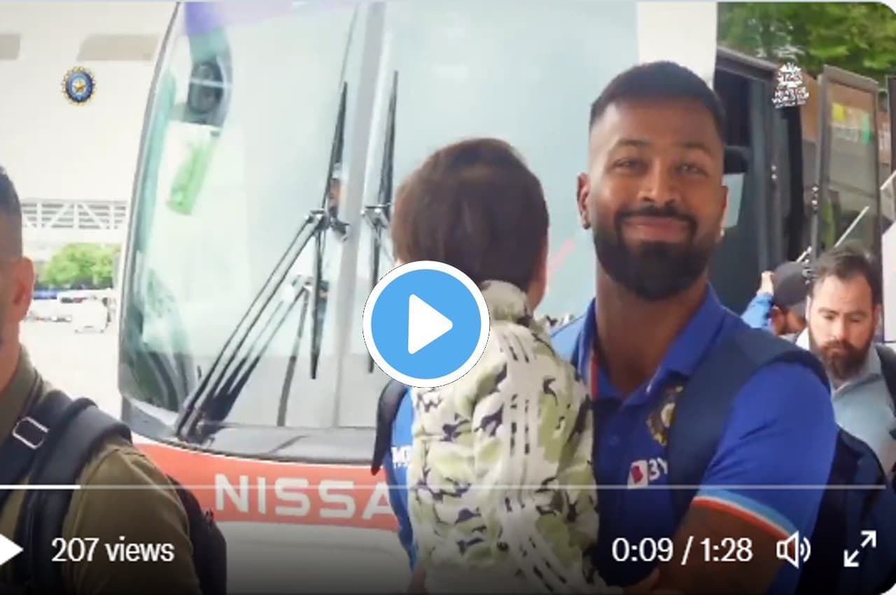 VIDEO: सिडनी पहुंची टीम इंडिया, बेटे को गोद में लिए दिखे पांड्या, कोहली-अर्शदीप का रिएक्शन हुआ वायरल
