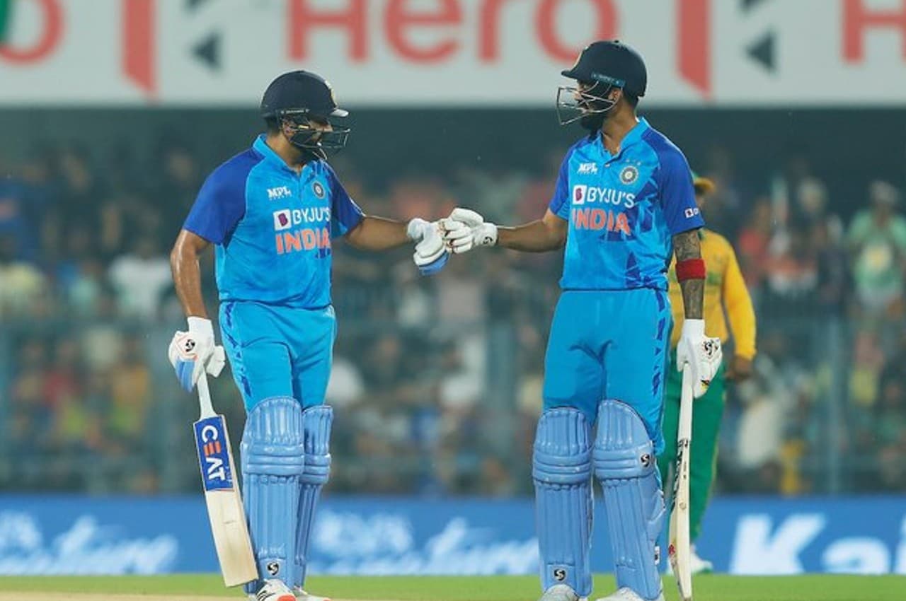 IND vs SA: रोहित शर्मा ने बना डाला ऐसा विश्व रिकॉर्ड, पीछे रह गए धोनी, विराट समेत ये दिग्गज