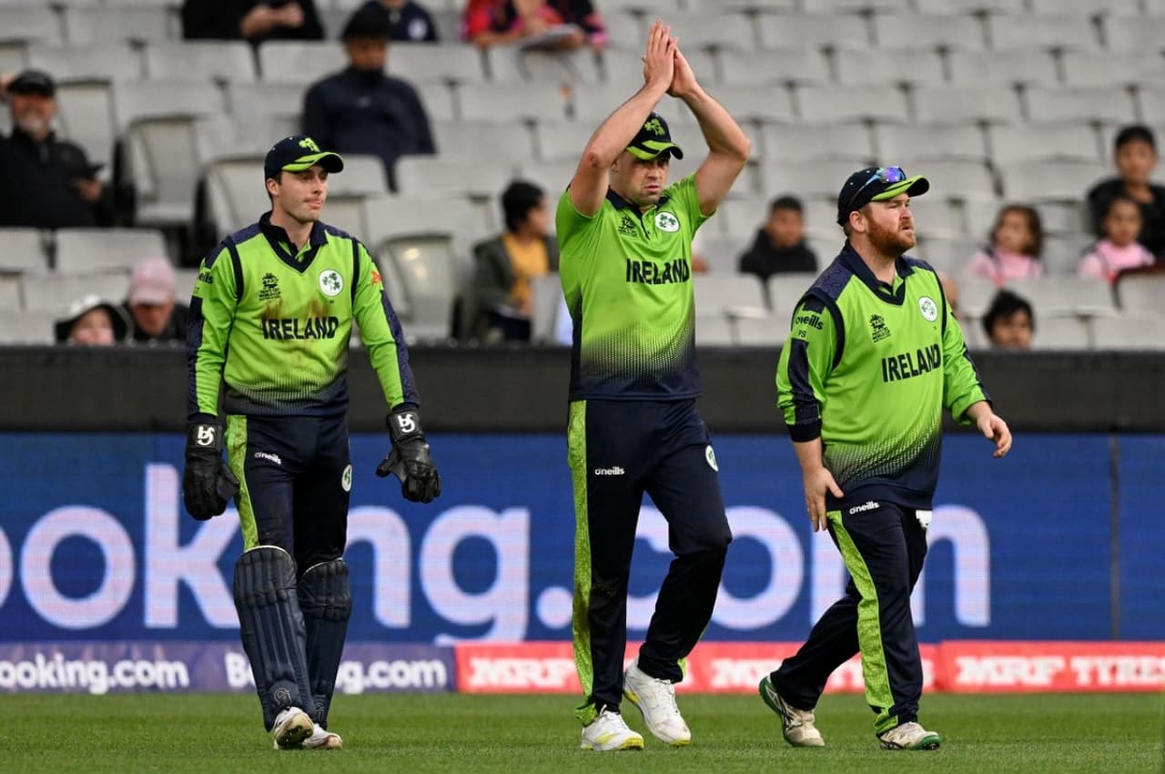 IRE vs ENG: आयरलैंड ने इंग्लैंड को धो डाला, डकवर्थ लुइस नियम से 5 रन से जीता मुकाबला