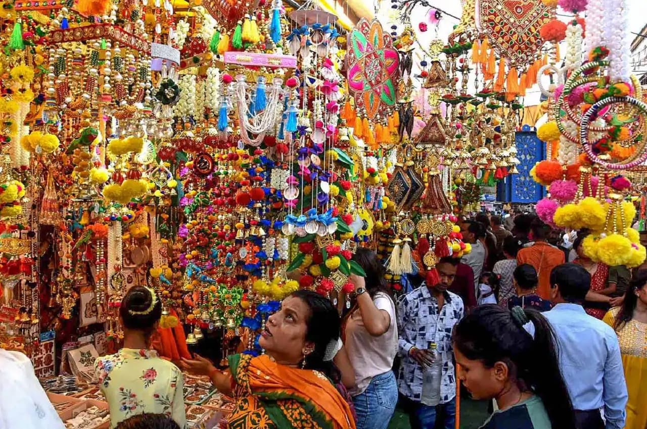 Diwali 2022: अर्थव्यवस्था के लिए जरूरी थी ऐसी दीवाली, खूब हुआ कारोबार, सोने की बिक्री में हुई इतनी बढ़ोतरी