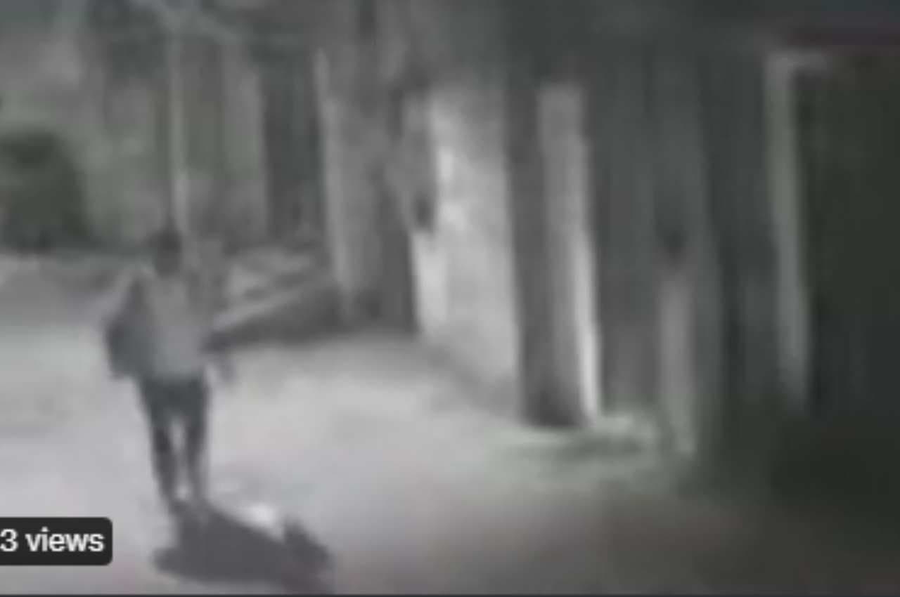 Shraddha Murder Case: दिल्ली पुलिस को मिली बड़ी सफलता, रात के अंधेरे में श्रद्धा के अंगों को फेंकते आफताब का CCTV फुटेज मिला