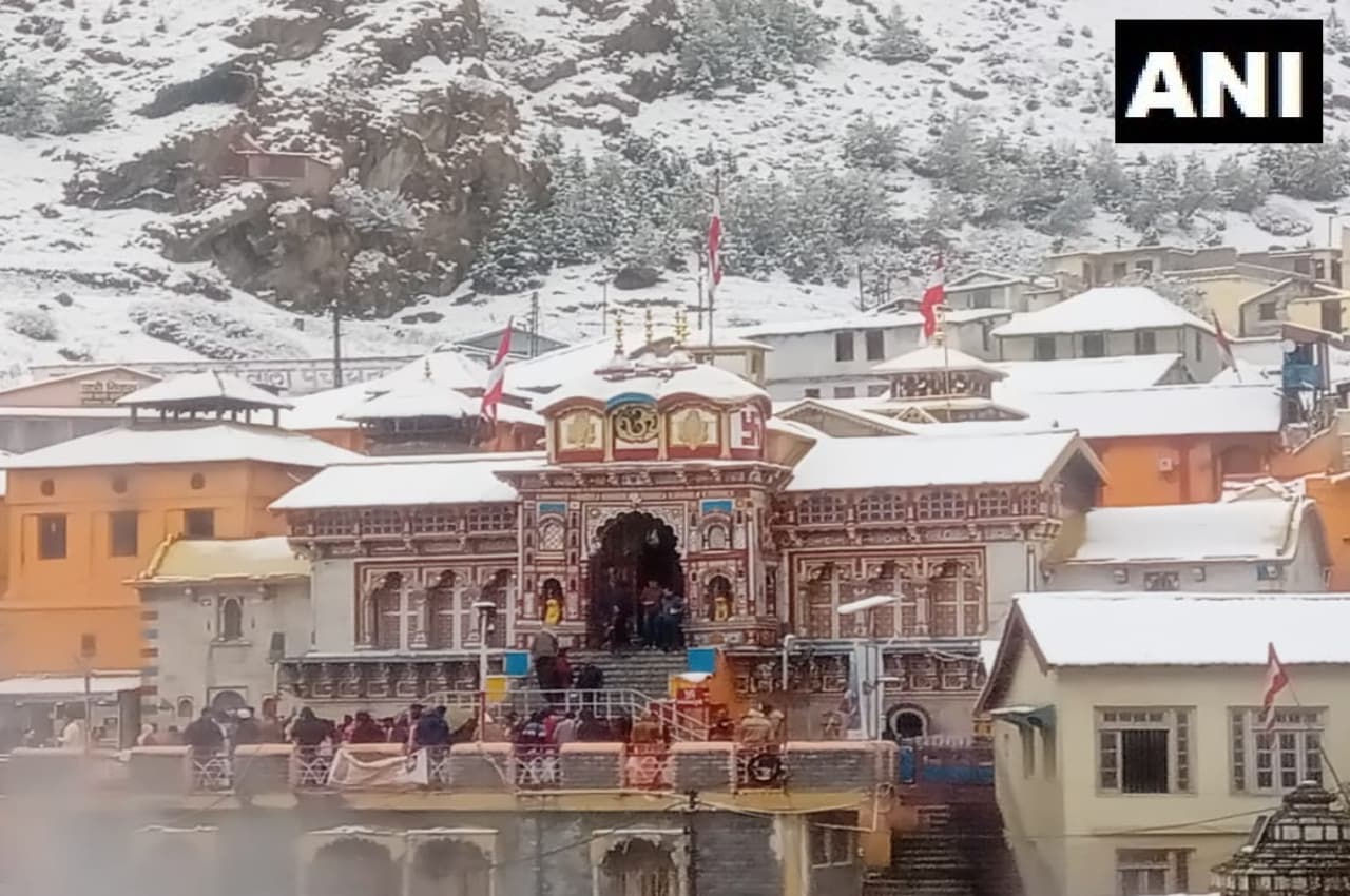 Weather Update: पहाड़ों पर लगातार बर्फबारी से दिल्ली-एनसीआर में बढ़ी ठंड, अगले 24 घंटे के लिए जारी हुआ ये अलर्ट