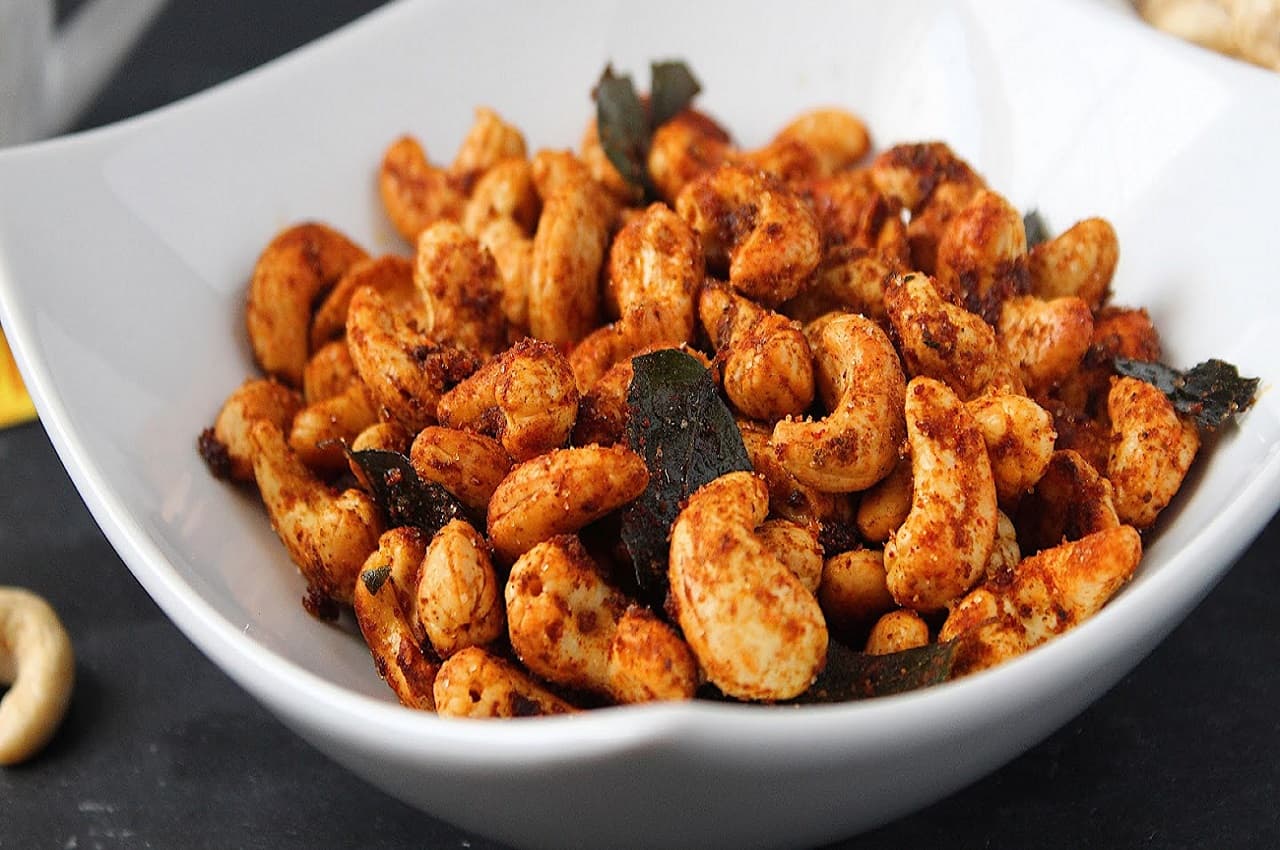 Healthy Snack: डायबिटीज पेशेंट के लिए रामबाण औषधि है बेक्ड मसाला काजू, ये रही बनाने की विधि