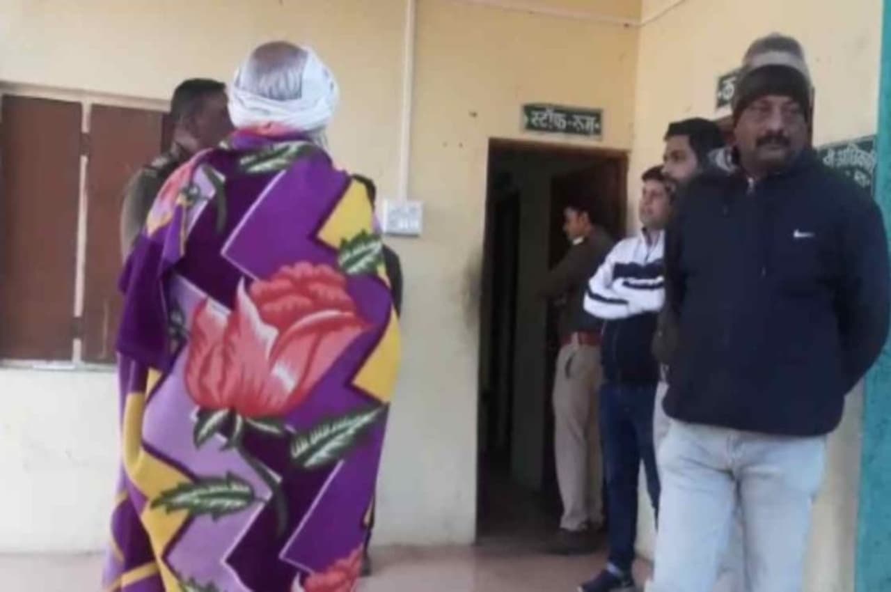 Burhanpur: अतिक्रमणकारियों के हौसले बुलंद, वन विभाग चौकी से लूट ले गए एक दर्जन से अधिक बंदूक