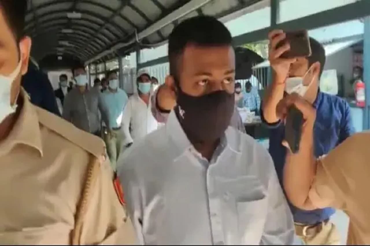 AAP को लेकर कॉनमैन सुकेश चंद्रशेखर का एक और बड़ा दावा, अब दिल्ली के सरकारी स्कूलों पर कही ये बात