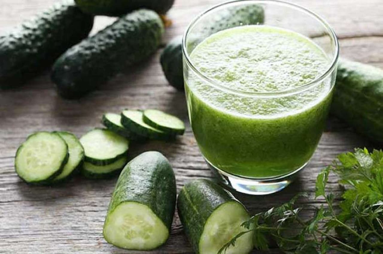 Healthy Drink: आंतों की सफाई कर देता है खीरे के छिलकों से बना जूस, इस विधि से बनाकर पीएं