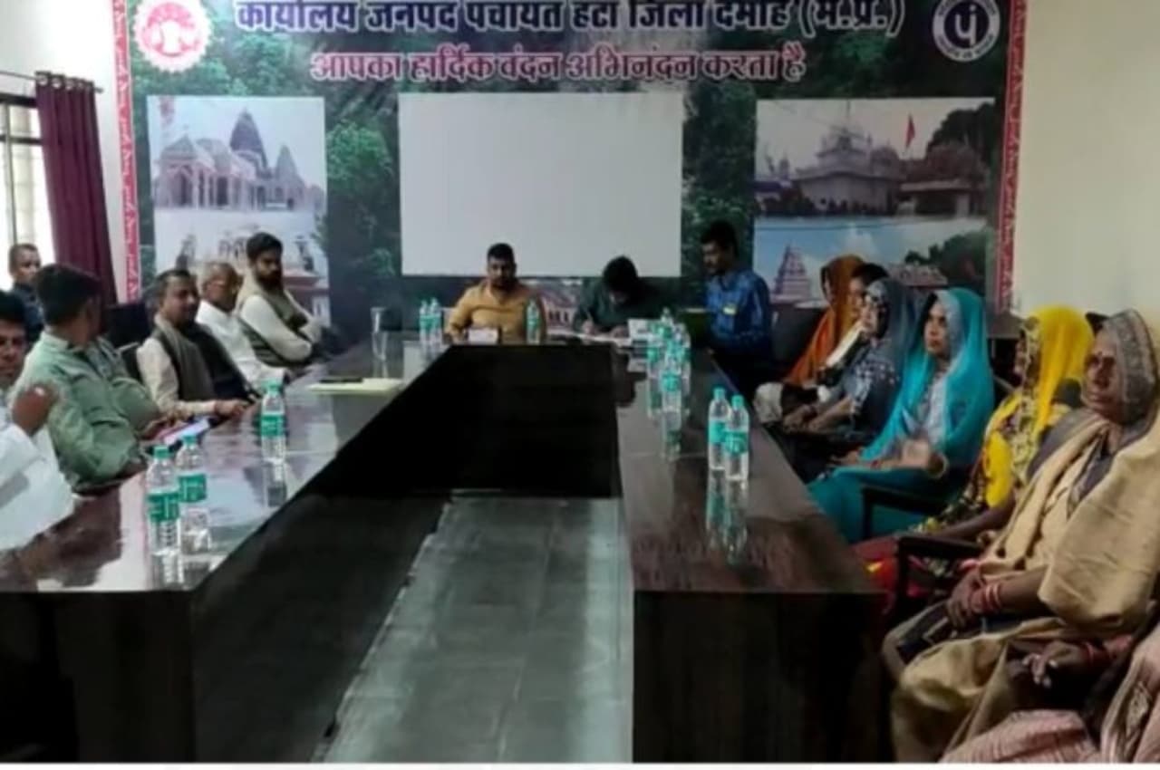 पैरोल पर बाहर आए जनपद अध्यक्ष इंद्रपाल पटेल ने ली बैठक, देवेंद्र चौरसिया हत्याकांड मामले में हैं आरोपी