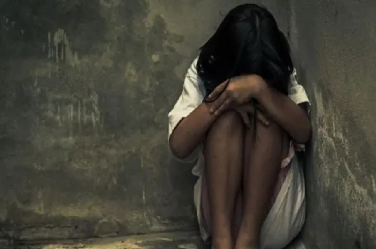 Dhar Crime News: नाबालिग से हैवानियत, दुष्कर्म कर शादी के लिए बनाया दबाव, मना करने पर कुएं में दिया धक्का